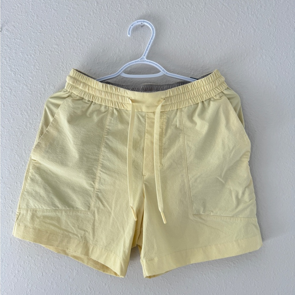 Lululemon bowline shorts small.